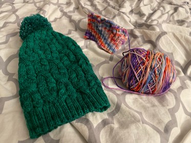 Vlogmas Pt 2, And Actual Knitting Content!